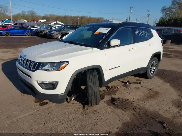 3C4NJDBB3JT245713 2018 JEEP COMPASS - Image 2