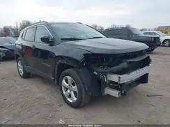 3C4NJDBB3JT246070 2018 JEEP COMPASS