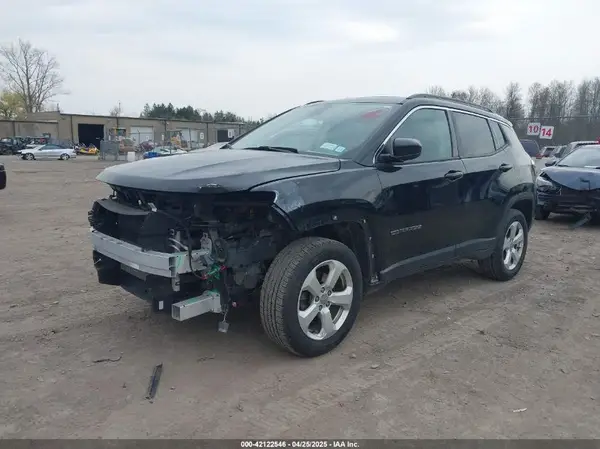 3C4NJDBB3JT246070 2018 JEEP COMPASS - Image 2