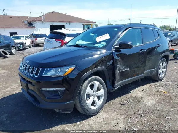 3C4NJDBB3JT254458 2018 JEEP COMPASS - Image 2