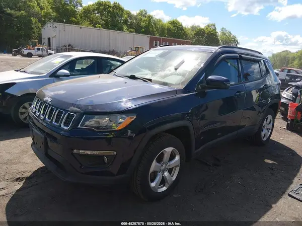 3C4NJDBB3JT256193 2018 JEEP COMPASS - Image 2