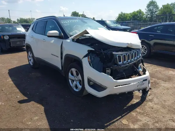 3C4NJDBB3JT262124 2018 JEEP COMPASS - Image 1