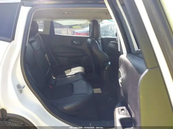 3C4NJDBB3JT262124 2018 JEEP COMPASS - Image 8