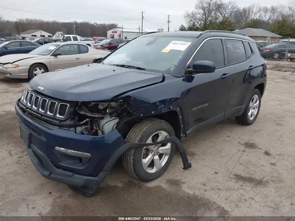 3C4NJDBB3JT265041 2018 JEEP COMPASS - Image 2