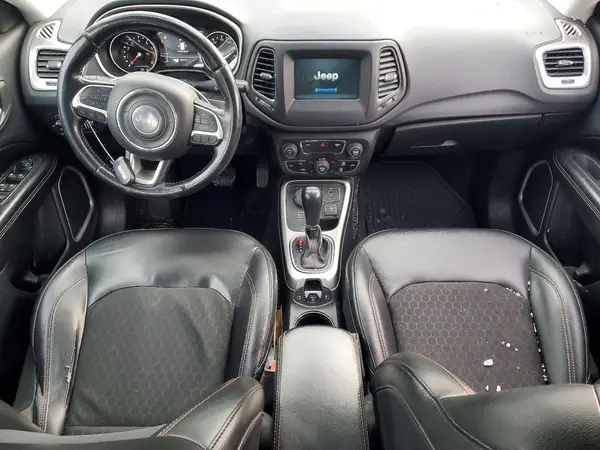 3C4NJDBB3JT282390 2018 JEEP COMPASS - Image 8