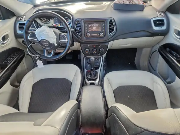 3C4NJDBB3JT282972 2018 JEEP COMPASS - Image 8