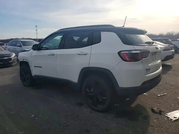 3C4NJDBB3JT301567 2018 JEEP COMPASS - Image 2
