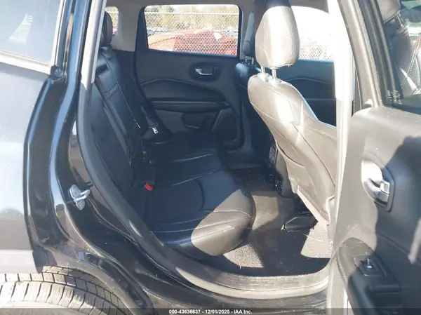 3C4NJDBB3JT304128 2018 JEEP COMPASS - Image 8