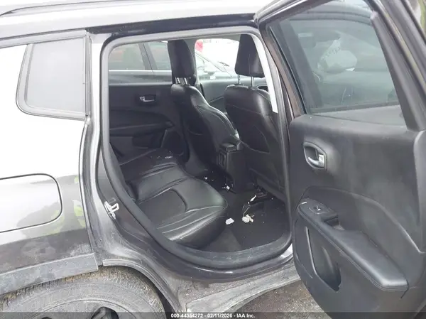 3C4NJDBB3JT304212 2018 JEEP COMPASS - Image 8