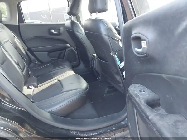 3C4NJDBB3JT304257 2018 JEEP COMPASS - Image 8