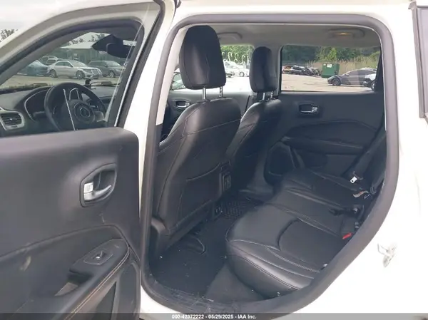 3C4NJDBB3JT307885 2018 JEEP COMPASS - Image 8