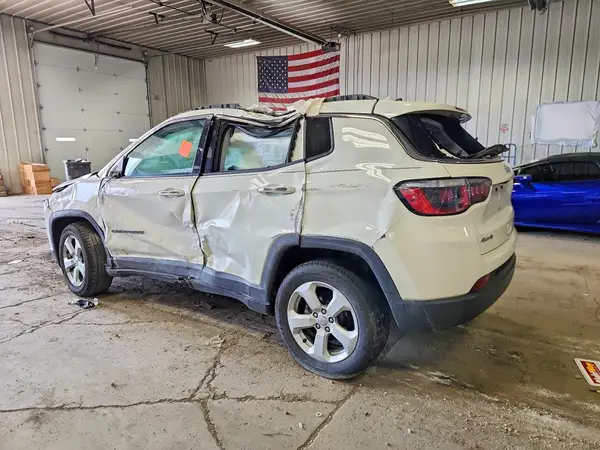 3C4NJDBB3JT315064 2018 JEEP COMPASS - Image 2