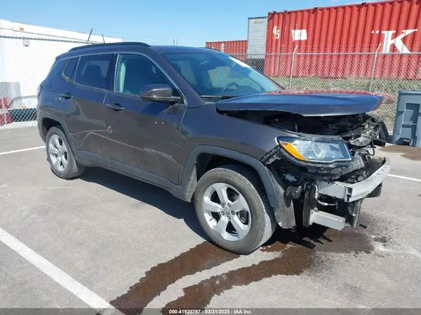 3C4NJDBB3JT316425 2018 JEEP COMPASS - Image 1