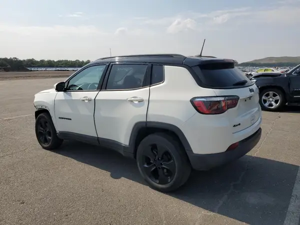 3C4NJDBB3JT326243 2018 JEEP COMPASS - Image 2
