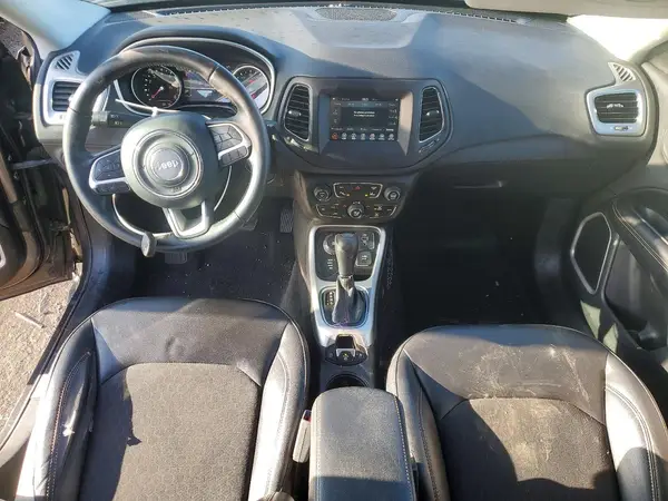 3C4NJDBB3JT331863 2018 JEEP COMPASS - Image 8