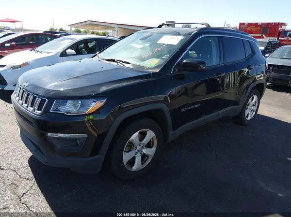 3C4NJDBB3JT349487 2018 JEEP COMPASS - Image 2