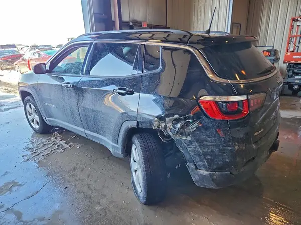 3C4NJDBB3JT350235 2018 JEEP COMPASS - Image 2