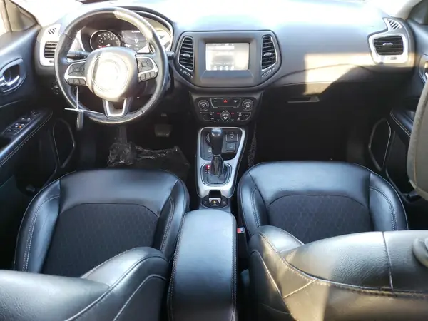3C4NJDBB3JT355645 2018 JEEP COMPASS - Image 8