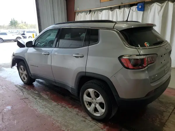 3C4NJDBB3JT360814 2018 JEEP COMPASS - Image 2