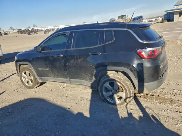 3C4NJDBB3JT373465 2018 JEEP COMPASS - Image 2