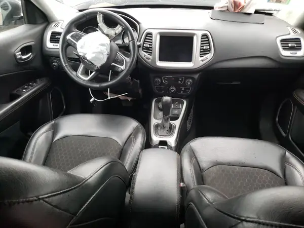 3C4NJDBB3JT392453 2018 JEEP COMPASS - Image 8