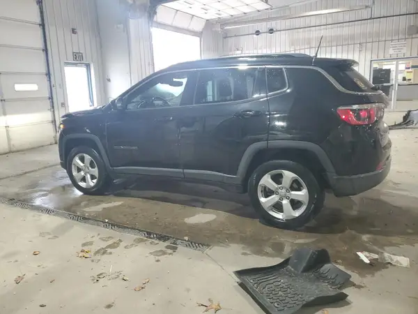 3C4NJDBB3JT392985 2018 JEEP COMPASS - Image 2