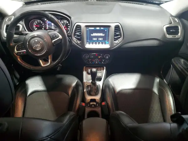 3C4NJDBB3JT392985 2018 JEEP COMPASS - Image 8