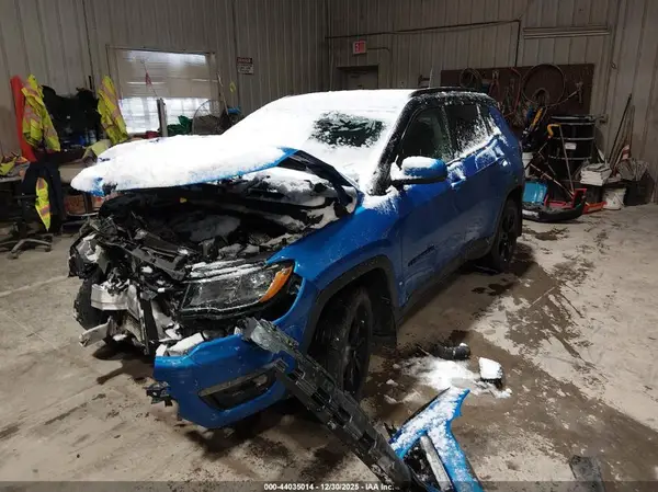 3C4NJDBB3JT395496 2018 JEEP COMPASS - Image 2