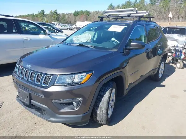 3C4NJDBB3JT401720 2018 JEEP COMPASS - Image 2