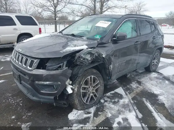 3C4NJDBB3JT402348 2018 JEEP COMPASS - Image 2