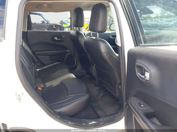 3C4NJDBB3JT402558 2018 JEEP COMPASS - Image 8
