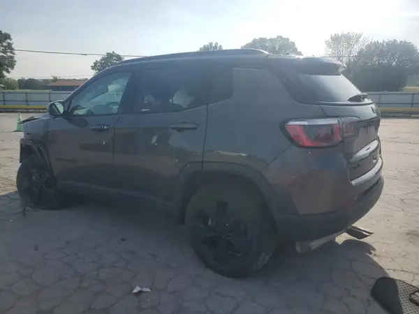 3C4NJDBB3JT432627 2018 JEEP COMPASS - Image 2