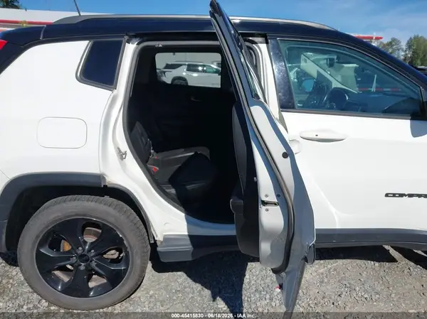 3C4NJDBB3JT432837 2018 JEEP COMPASS - Image 8