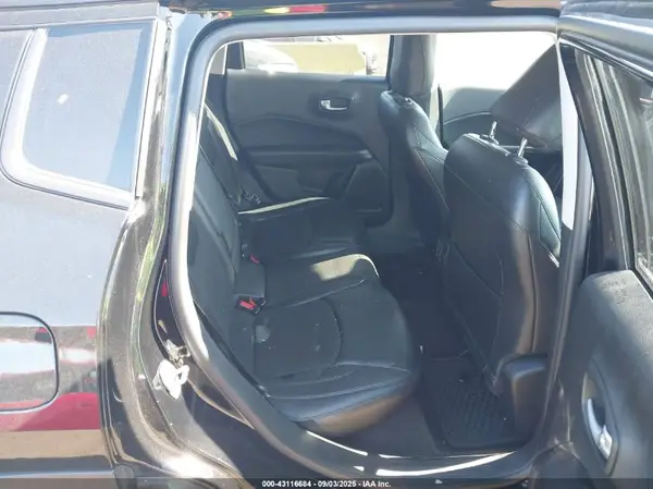3C4NJDBB3JT434037 2018 JEEP COMPASS - Image 8