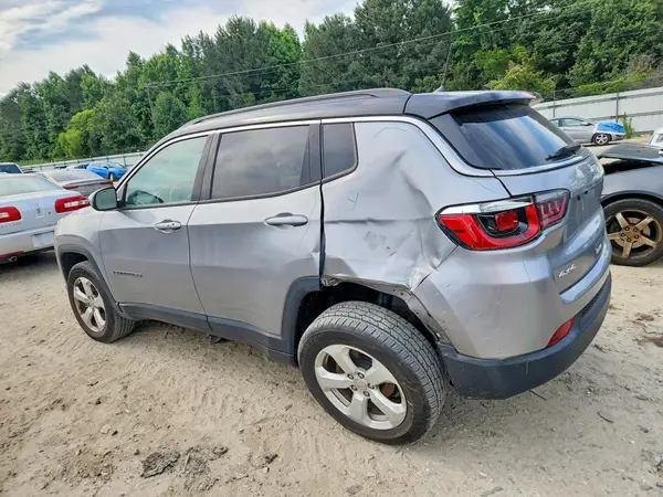 3C4NJDBB3JT434944 2018 JEEP COMPASS - Image 2