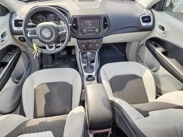 3C4NJDBB3JT434944 2018 JEEP COMPASS - Image 8