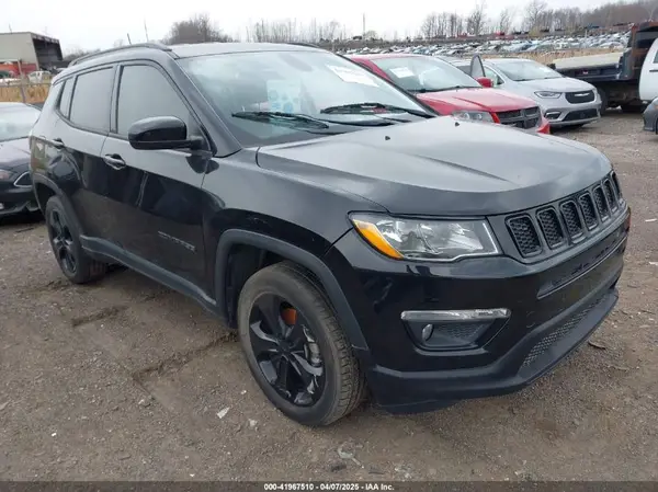3C4NJDBB3JT453154 2018 JEEP COMPASS - Image 1