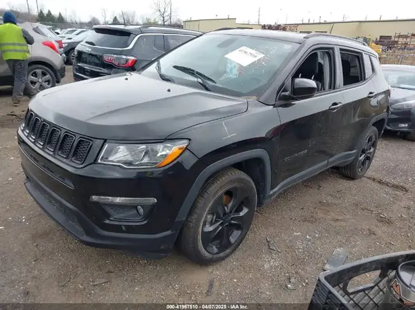 3C4NJDBB3JT453154 2018 JEEP COMPASS - Image 2