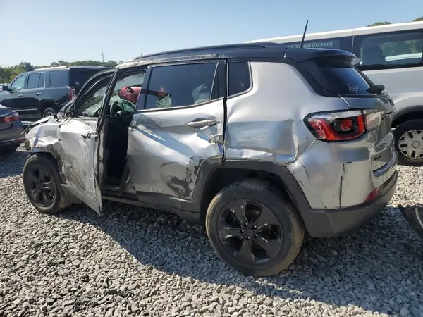 3C4NJDBB3JT453512 2018 JEEP COMPASS - Image 2