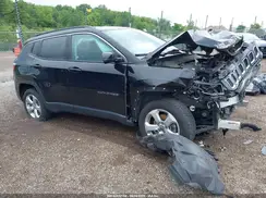 3C4NJDBB3JT455082 2018 JEEP COMPASS