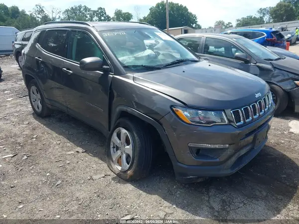 3C4NJDBB3JT456992 2018 JEEP COMPASS - Image 1