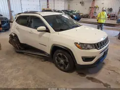 3C4NJDBB3KT593867 2019 JEEP COMPASS