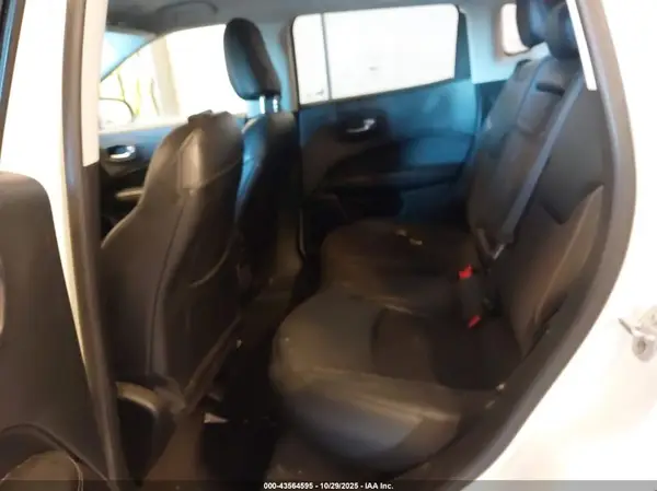 3C4NJDBB3KT593867 2019 JEEP COMPASS - Image 8