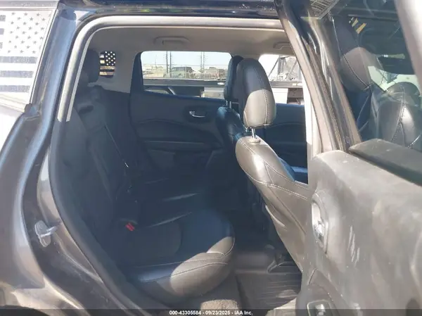 3C4NJDBB3KT595666 2019 JEEP COMPASS - Image 8