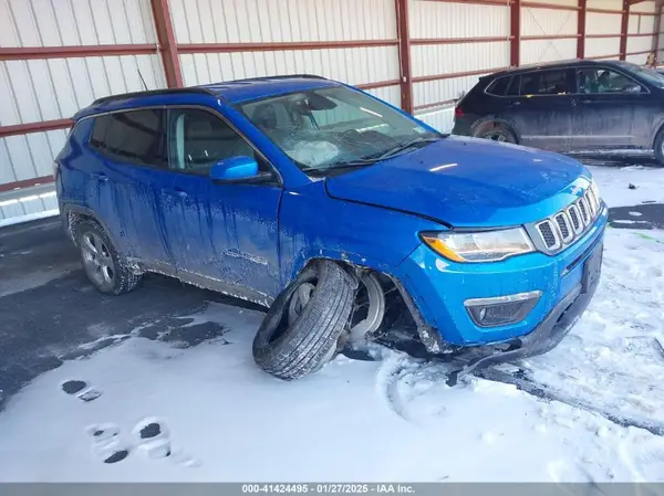 3C4NJDBB3KT599135 2019 JEEP COMPASS - Image 1