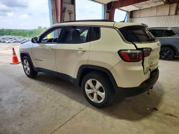 3C4NJDBB3KT628682 2019 JEEP COMPASS - Image 2