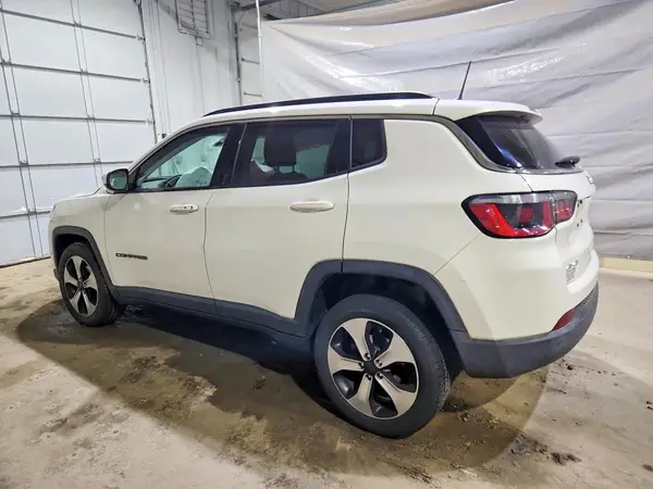 3C4NJDBB3KT637978 2019 JEEP COMPASS - Image 2