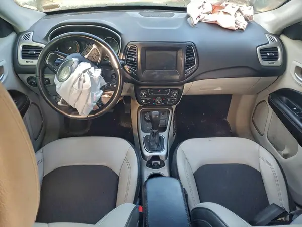 3C4NJDBB3KT639097 2019 JEEP COMPASS - Image 8