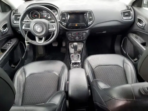 3C4NJDBB3KT670348 2019 JEEP COMPASS - Image 8