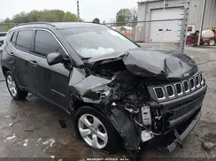 3C4NJDBB3KT678692 2019 JEEP COMPASS